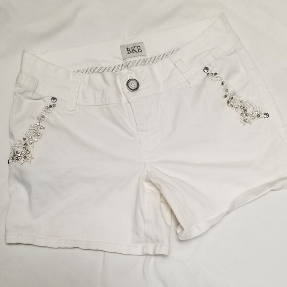 BKE Brand    BUCKLE  White Shorts     Mollie   NWOT     Size 28 - Picture 1 of 3